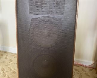 ADS L810 PAIR OF SPEAKERS WITH WOOD STANDS