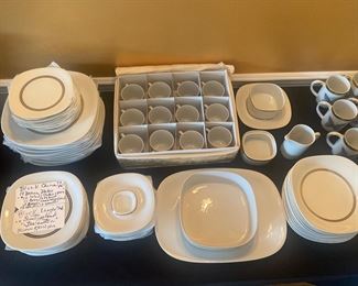 BLOCK LANGENTHAL "TRANSITIONS" 
SWITZERLAND 72 PC SET OF CHINA. SERVICE FOR 12 PLUSE SERVING PIECES DECORATED WITH PLATINUM