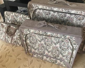 4 PC SETOF SUITCASES FROM "THE FRENCH LUGGAGE COMPANY" GREAT QUALITY AND CONDITION!