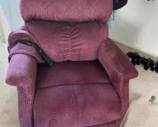 Golden lift chair (like new)