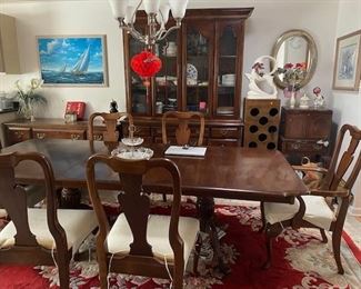 High End Thomasville Queen Ann dining table