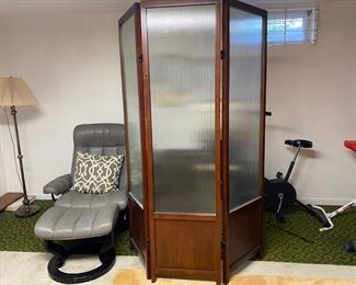 Glass screen and recline chair with foot rest