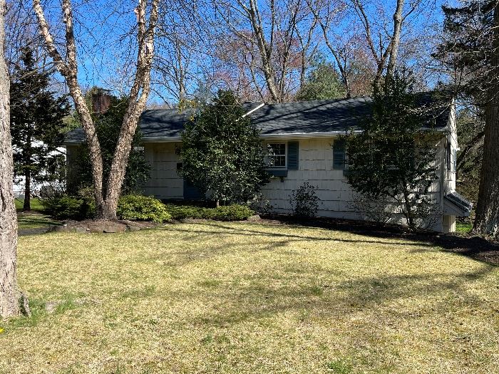 GEM DE LA GEM MOVING SALE IN DEMAREST NEW JERSEY starts on 4/21/2023