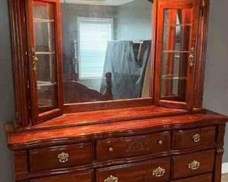 "Five Notch & Greenbriar" in North Augusta, SC Starts Closing Tue 4/11 8pm. Pickup: Thu 4/13 2-6pm. Please click here to see more photos, descriptions, and current bids:&nbsp;https://ctbids.com/estate-sale/20880