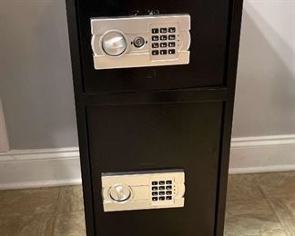 "Five Notch & Greenbriar" in North Augusta, SC Starts Closing Tue 4/11 8pm. Pickup: Thu 4/13 2-6pm. Please click here to see more photos, descriptions, and current bids:&nbsp;https://ctbids.com/estate-sale/20880