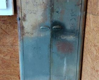 "Five Notch & Greenbriar" in North Augusta, SC Starts Closing Tue 4/11 8pm. Pickup: Thu 4/13 2-6pm. Please click here to see more photos, descriptions, and current bids:&nbsp;https://ctbids.com/estate-sale/20880