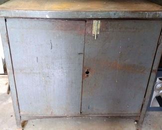 "Five Notch & Greenbriar" in North Augusta, SC Starts Closing Tue 4/11 8pm. Pickup: Thu 4/13 2-6pm. Please click here to see more photos, descriptions, and current bids:&nbsp;https://ctbids.com/estate-sale/20880