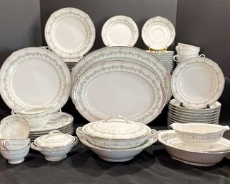 "Five Notch & Greenbriar" in North Augusta, SC Starts Closing Tue 4/11 8pm. Pickup: Thu 4/13 2-6pm. Please click here to see more photos, descriptions, and current bids:&nbsp;https://ctbids.com/estate-sale/20880