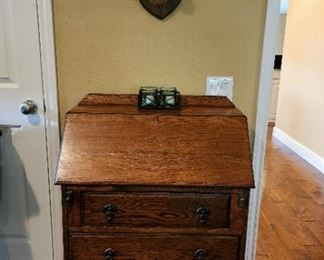 Vintage Bereau/ Secretary Desk