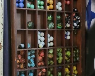 LOT OF MARBLES