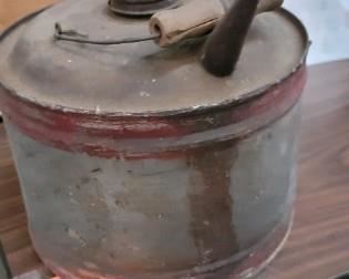 VINTAGE OIL CAN