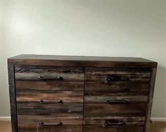 Rustic finish 6-drawer dresser