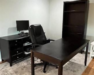 Compete office furniture set: Desk, chair, bookshelf, credenza