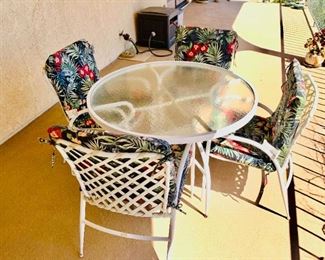 Patio table w/4 chairs