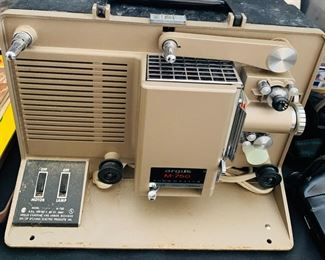 Argus M-750 Projector