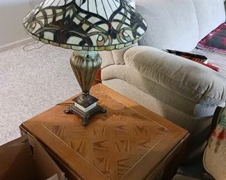 Stained glass table lamp