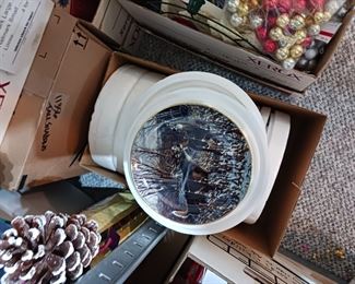 Collector plates with hunting deer scenes wildlife