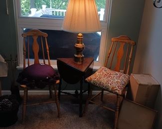 Drop leaf triangular end table antique brass stiffel lamp antique side chairs