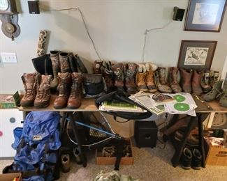 Men's boots hunting size 9 through 12