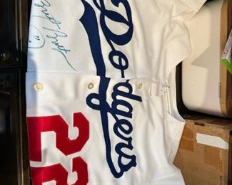 Brett Butler Signed Dodgers Jersey