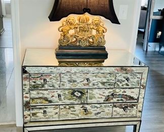 Bassett Furniture Mirrored chest - 8 drawers