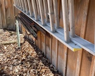 Aluminum extension ladder