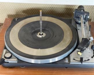 Duel 1019 turntable