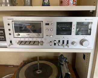  Vintage stereo equipment