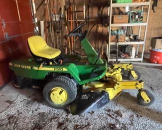 John Deere F510 riding mower