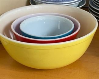 Pyrex bowls