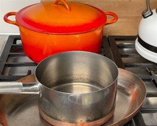 Enameled cast iron pot