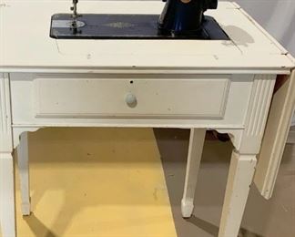 Vintage Singer with cabinet