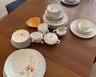 Norleans Japan China Set autumn leaves
