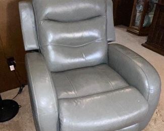 Timberland Electric Recliner in Gray Leather 