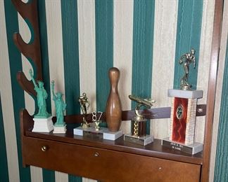 Hunting Gun Rack, Statue of Liberty Statues, Vintage Sports Trophies 