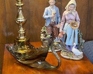 Art Glass Stretch Swan, Brass Lamp, & Large Homco Figurines