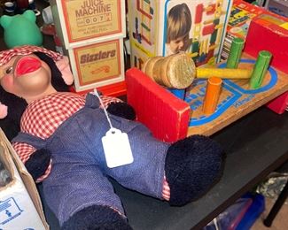 Gund Rubber Face Chimp , Sizzler Juice Machine