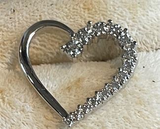 10k White Gold Diamonds Pendant 