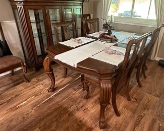 Traditional Dining Room Table Set Table with 2 Leaves and 8 Chairs