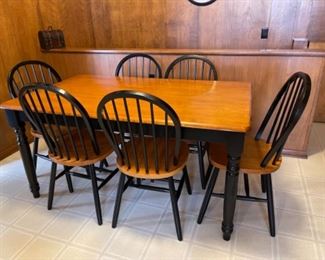Kitchen Table with 6 Chairs and matching Bench