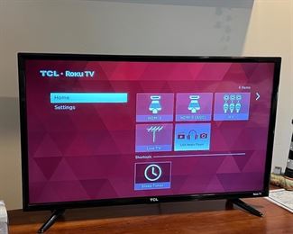 32” TCL/Roku Television with Remote