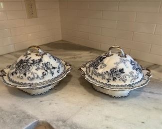 Vintage Clarendon Covered Vegetable Bowls