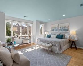 $125 USD     Theoni Gray Geometric Area Rug SO171-32     Description: This geometric gray rug will enhance any floor.

Dimensions: 7' x 9'9"

Condition:  Used only in staging.

Location:  Located in NW Washington, D.C.  Contact us for shipper suggestions.     https://goodbyhello.com/products/theoni-area-rug-so171-32?_pos=12&_sid=b8df54176&_ss=r