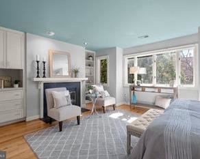 $120 USD      Cozy Cloud Gray Area Rug SO171-49     Description: Designed to work in numerous settings of the home; whether it be for a cozy living area, or a dressed up dinning room, this item has versatility, style and value. Some of the benefits of using rugs in the home is comfort underfoot, warmth, and grounding the space visually. The right area rug will last for many years and provides a wonderful base to accentuate the room.

Dimensions: 6'6" x 9'2"

Condition:  Good condition.  Used only in staging

Local pick up NW Washington, D.C.  Contact us for shipper suggestions.     https://goodbyhello.com/products/cozy-cloud-gray-area-rug-so171-49?_pos=8&_sid=b8df54176&_ss=r