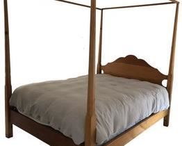 $1250 USD     Pencil 4 Post Canopy Wood Bed HR177-14     Description: Slender tapered bedposts give the pencil-post bed it name. Topped with a canopy. This beauty fits many decorating styles. 
Dimensions: 87 x 67 x 85"H
Condition: Very good condition
Local pick up Washington, D.C.  Contact us for shipper suggestions.     https://goodbyhello.com/products/canopy-wood-bed-hr177-14?_pos=15&_sid=f3a74cf28&_ss=r