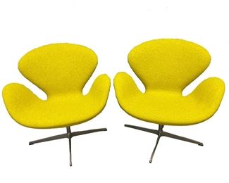 $8000 - Pair Chartreuse 2006 Arne Jacobsen Fritz Hansen Original Swan Chairs HR177-8                                              Flowing contours of organic form are gracefully depicted in Arne Jacobsen's Swan Chair design.  

A classic of modern design, this Swan armchair by the work of Arne Jacobsen (1902-1971), a Danish architect and designer who laid the foundations of Scandinavian modernism. Elegant and fluid, this swivel armchair is upholstered in a chartreuse woolen fabric supported by a shell with a curved backrest with ears. The whole is supported by an X-shaped base, in stainless steel and chromed metal. Original, this armchair with curved forms invites comfort. Period: 1970 Excellent condition. 

Dimensions: 29 x 27 x 30"H  seat=16

Condition: Very good condition.  See photos for 3 small dots on one seat

Local pick up Lorton VA.  Contact us for shipper suggestions.