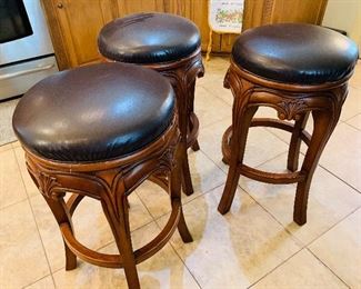 bar  stools  that swivel