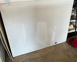 CHEST FREEZER-NOT WORKING. FREE. MAKES A GREAT FEED STORAGE FOR THE BARN