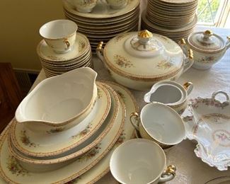 ANTIQUE DINNERWARE SET