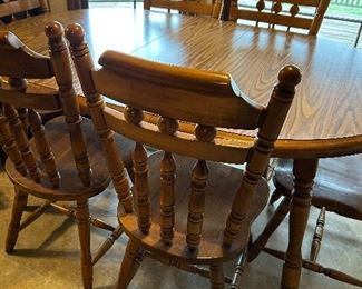 OAK TABLE & 6 CHAIRS